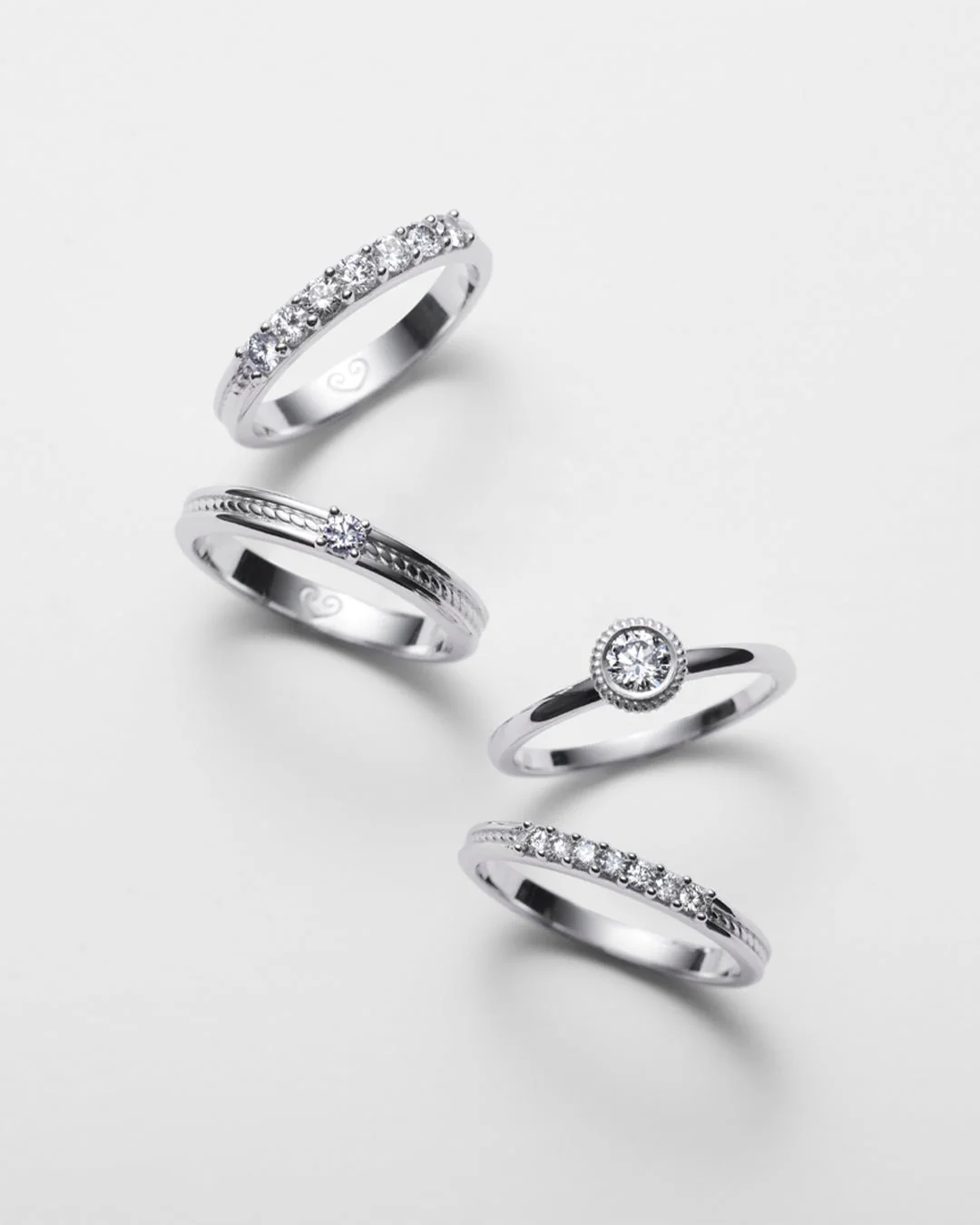 Ikiaikainen-sormus 7x0,02ct valkokulta - Image 4